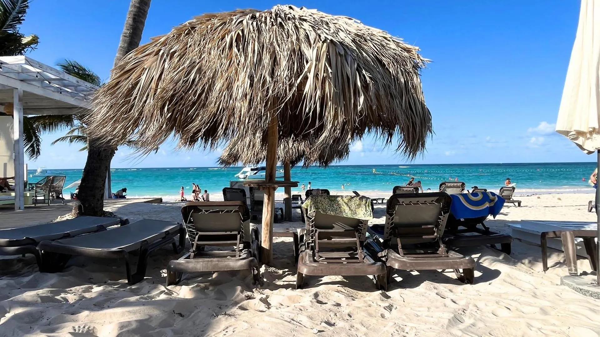 Beachfront Apartament - Private Beach Access Punta Cana Apartment